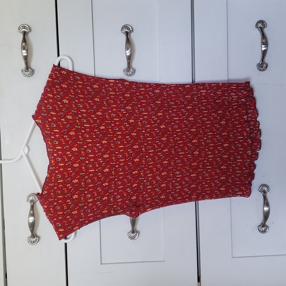 Floral Patterned Ruffled Frilly Tank Top - Picture 2 of 3